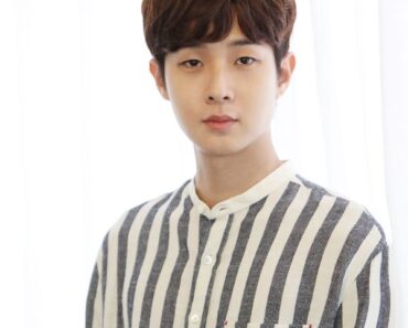 Choi Woo-shik Wiki, Biography, Age, Family, Girlfriend, and More 7 Choi Woo