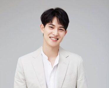 Lee Jong-hyun Wiki, Biography, Age, Height, Family, Girlfriend, and More 2 Lee Jong