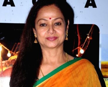 Zarina Wahab Biography, Age, Family, Husband, Wiki & More 3 Zarina Wahab